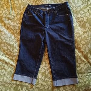 Rider Capris cuffed dark wash